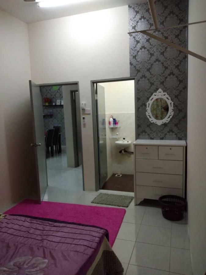 Zah'Ra Homestay 쿠알라 리피스 외부 사진