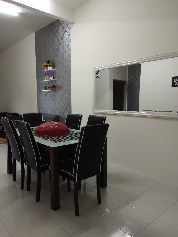 Zah'Ra Homestay 쿠알라 리피스 외부 사진